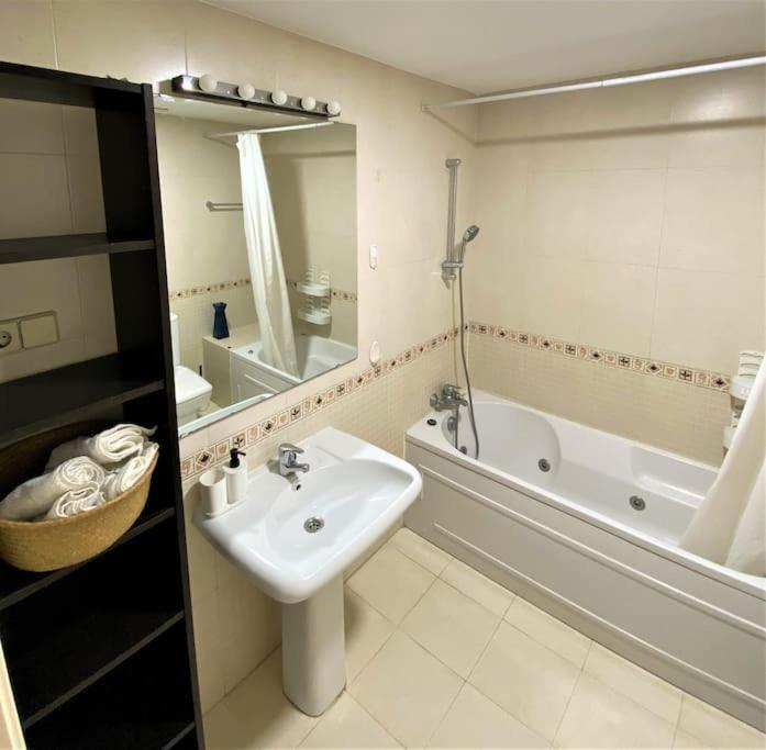 Klimatyczny Loft I Egzotyczny Basen Διαμέρισμα Benalmádena Εξωτερικό φωτογραφία